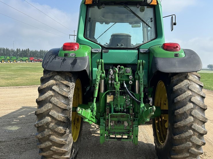 2005-john-deere-7520-image-6