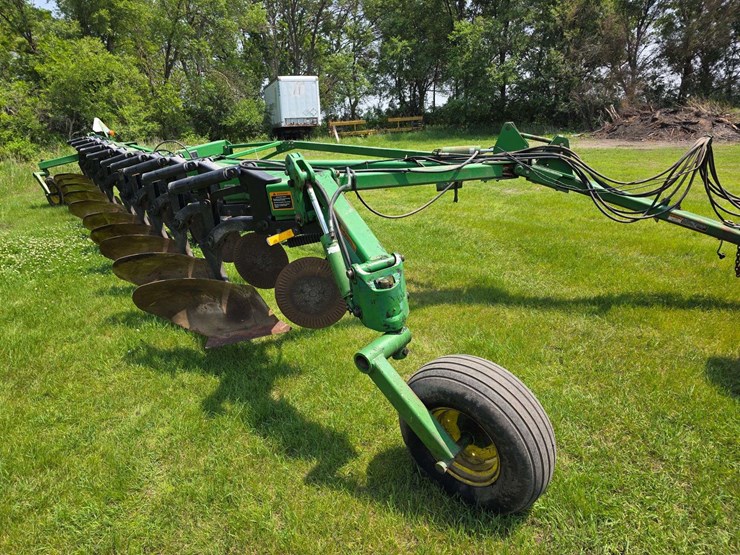 john-deere-3710-image-1