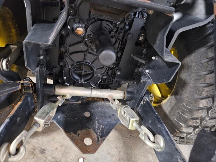 john-deere-2305-image-24