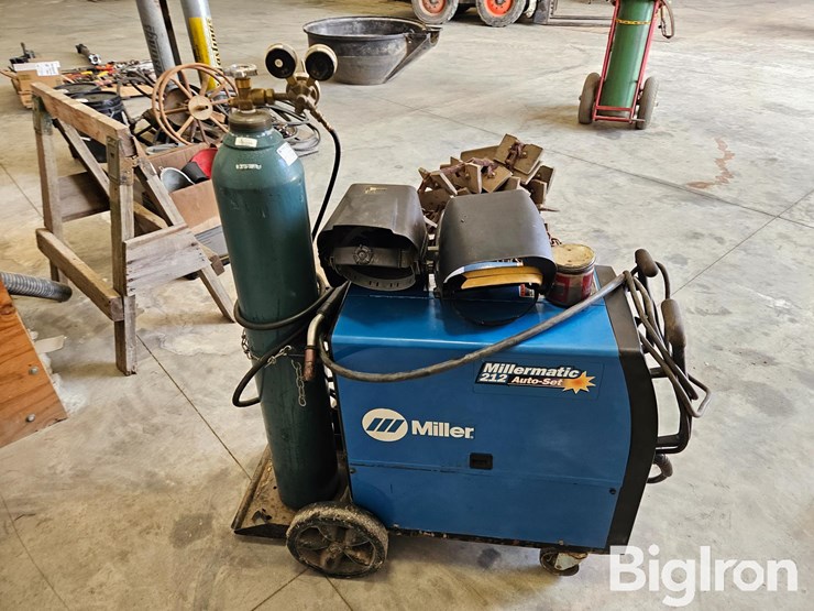 miller-millermatic-212-autoset-mig-welder-image-4