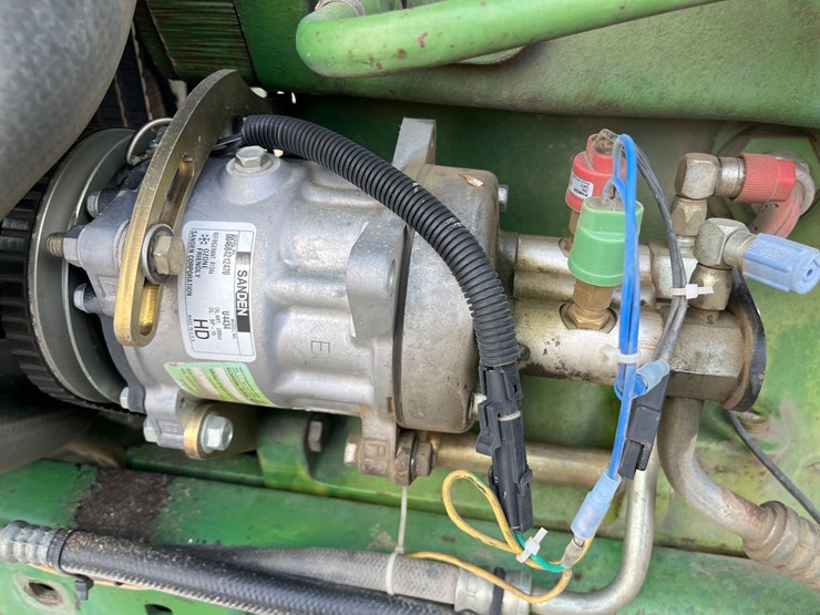 1981-john-deere-4240-image-40