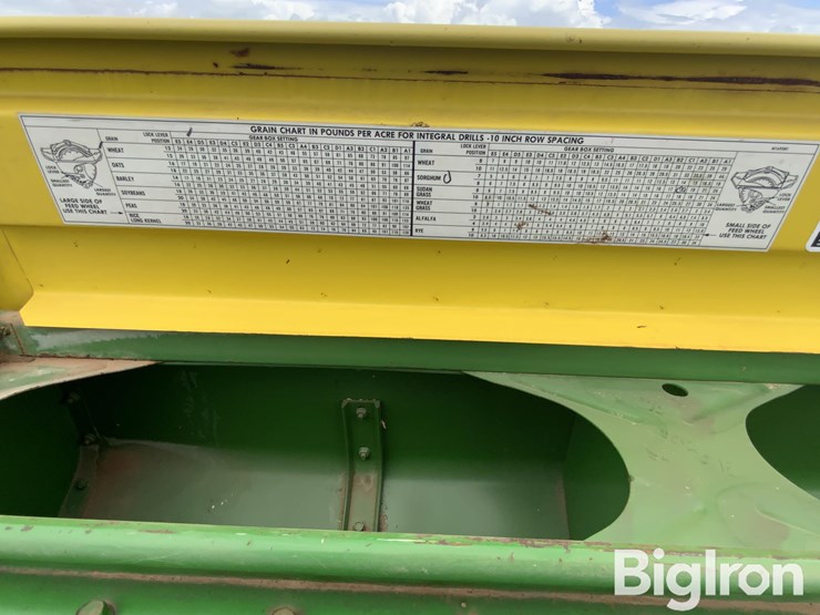 john-deere-520-image-14
