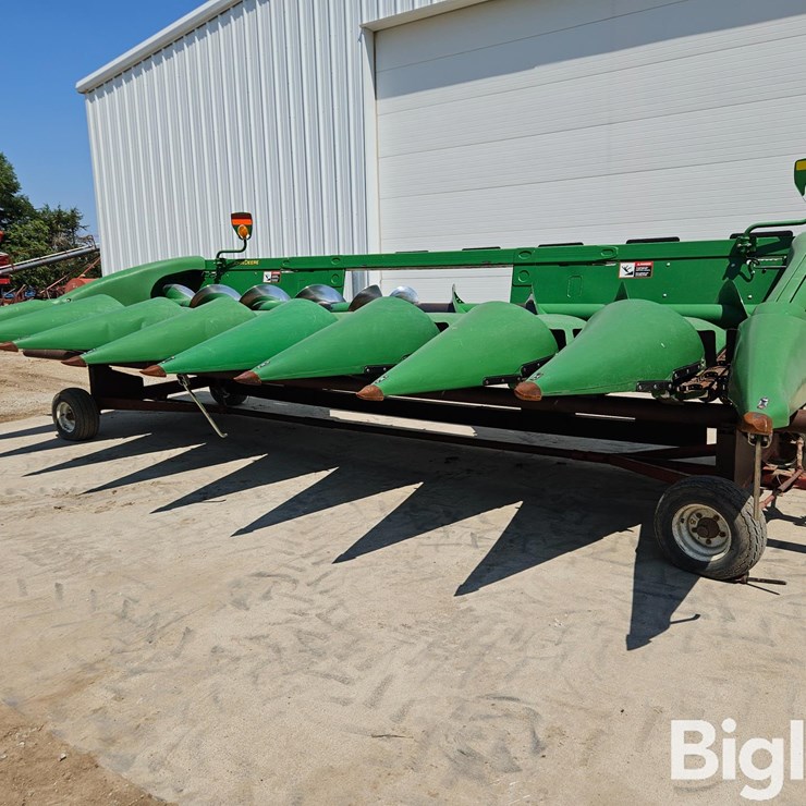 2013 JOHN DEERE 608C