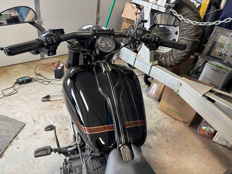2016-harley-davidson-110-fxse-motorcycle-image-3