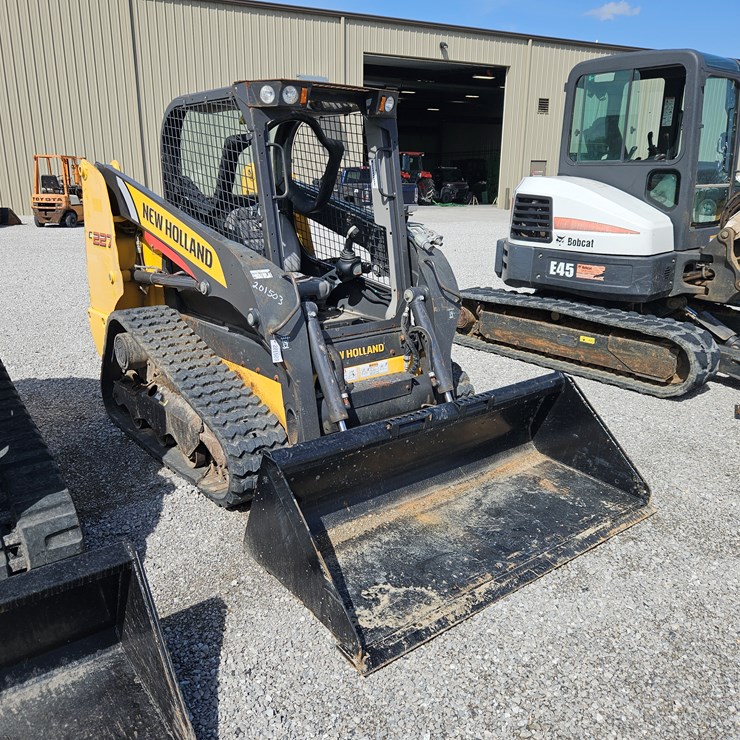 2019 NEW HOLLAND C227