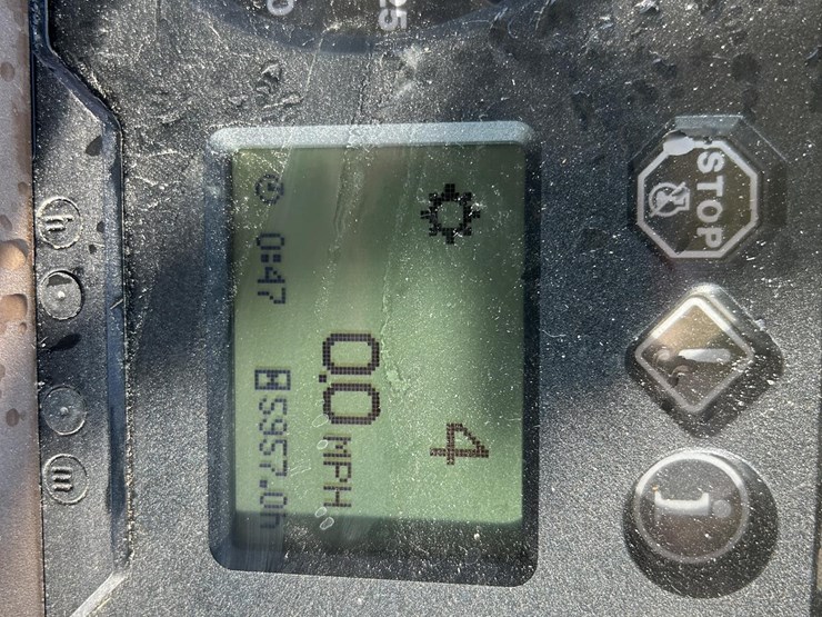 2005-john-deere-7520-image-49