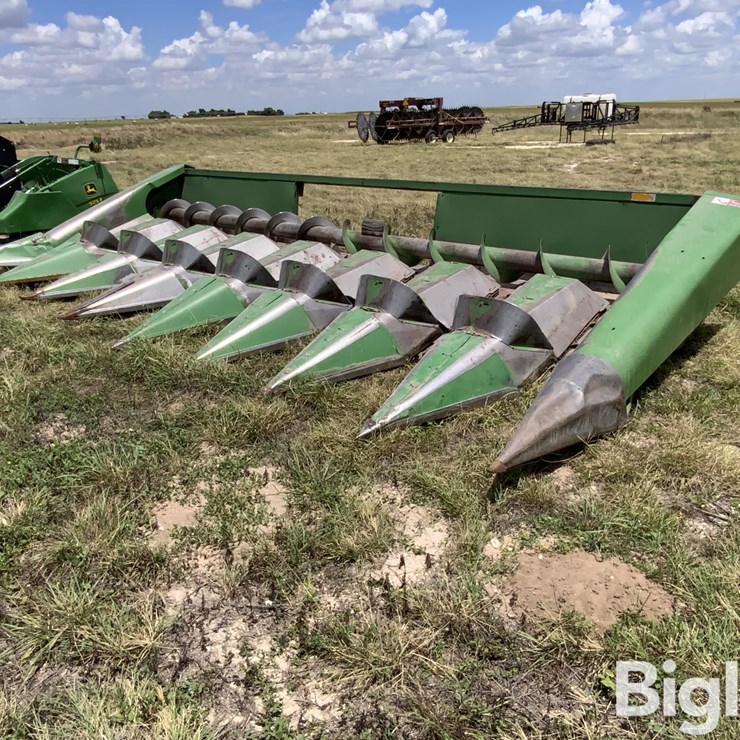 JOHN DEERE 843