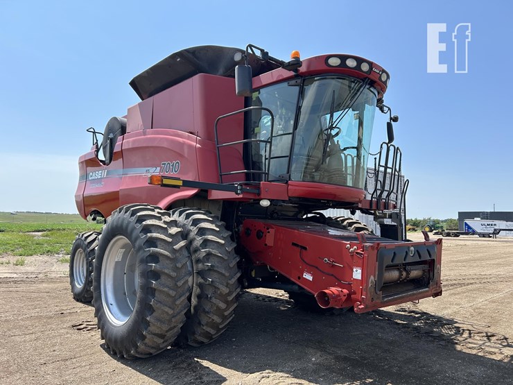 2007-case-ih-7010-image-3