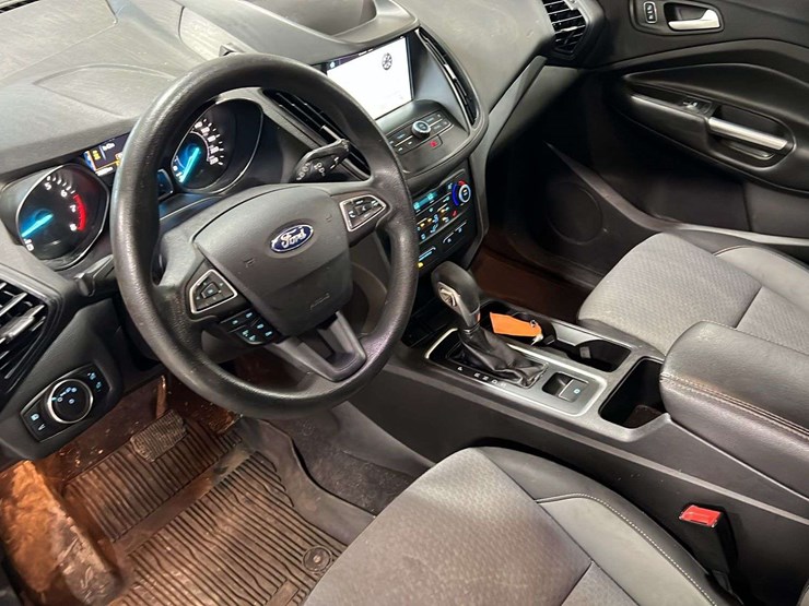2019-ford-escape-image-24