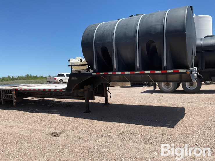 2013-b-b-tri/a-drop-deck-sprayer-trailer-image-4