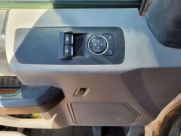2017-ford-f150-image-7