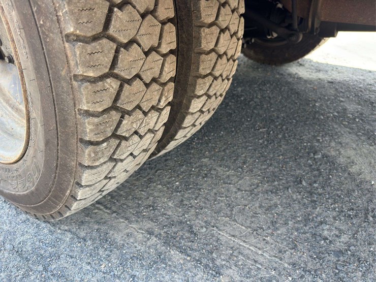 2011-ford-f450-image-9