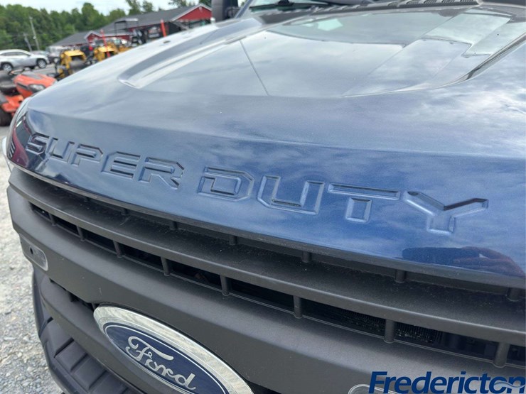 2020-ford-f350-xl-image-15
