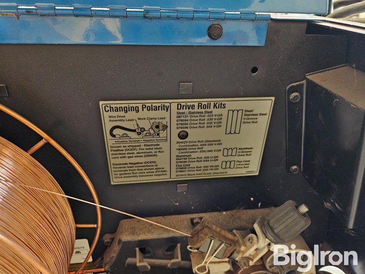 miller-millermatic-212-autoset-mig-welder-image-15