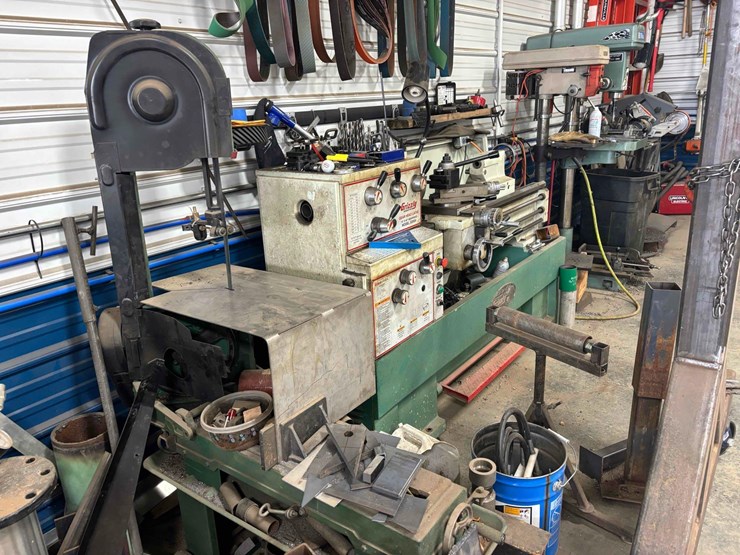 grizzly-upright-band-saw-image-2