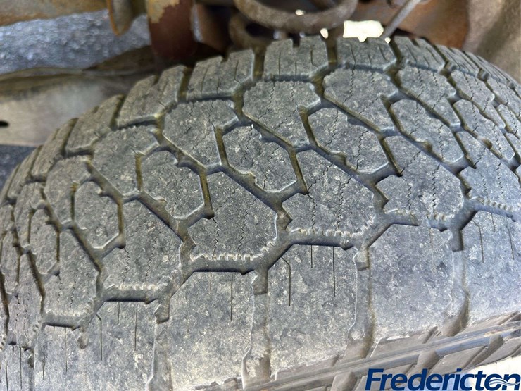 2014-ford-f250-xl-image-10