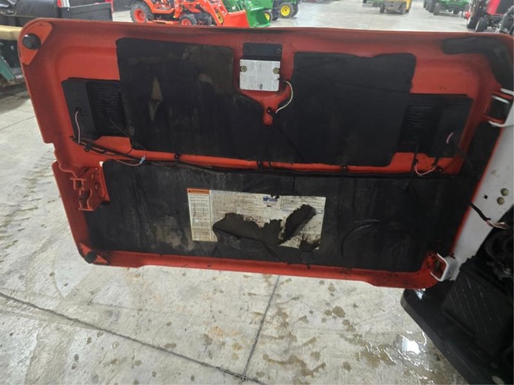 2013-bobcat-s750-image-15