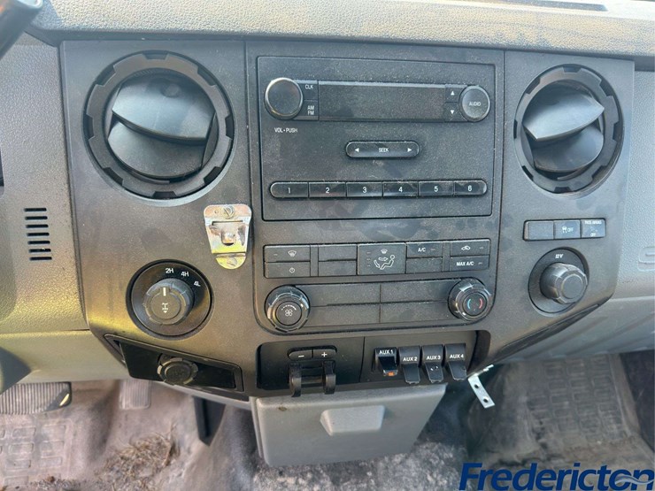 2014-ford-f250-xl-image-23