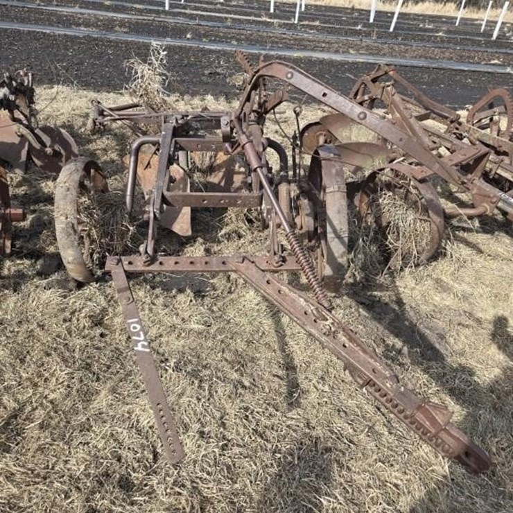 JOHN DEERE 2