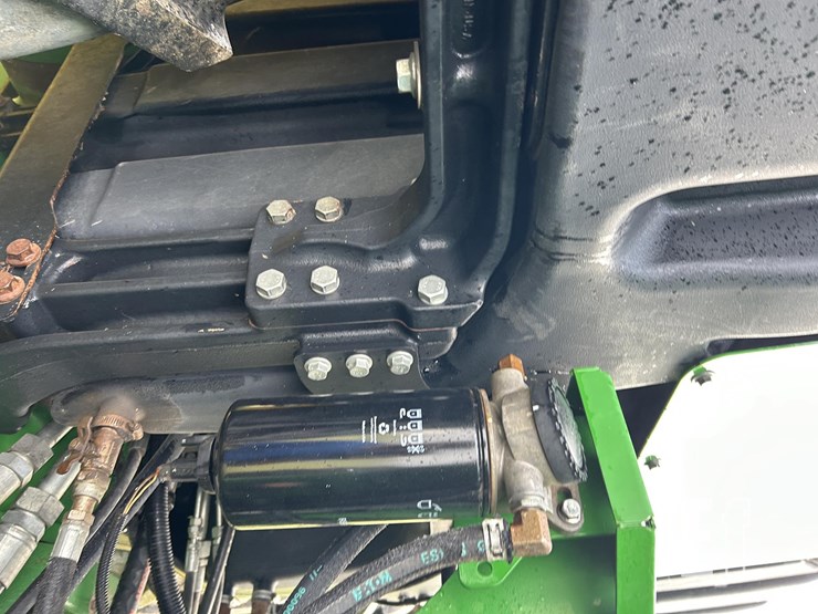 2017-john-deere-9620r-image-36