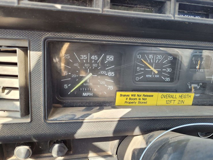 1996-ford-f800-image-16