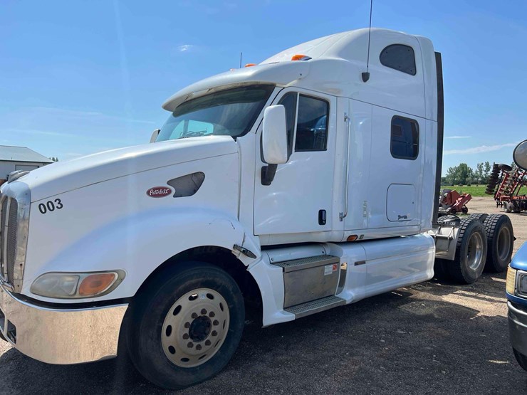 2005-peterbilt-387-image-26