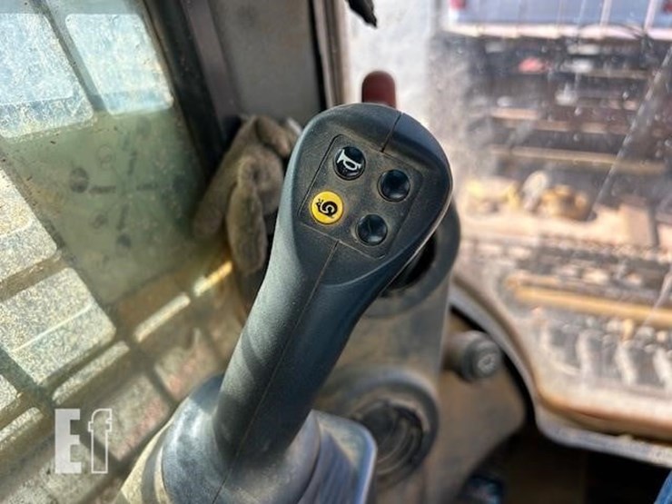 2021-caterpillar-259d3-image-13