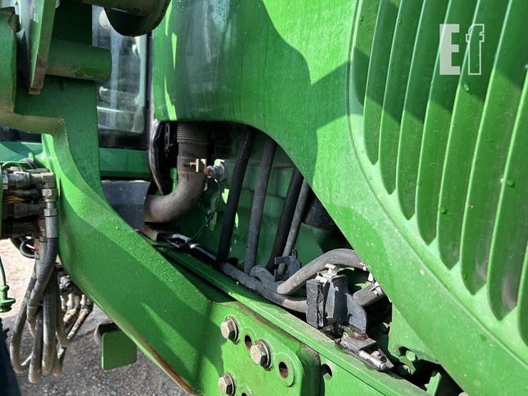 2005-john-deere-7520-image-36