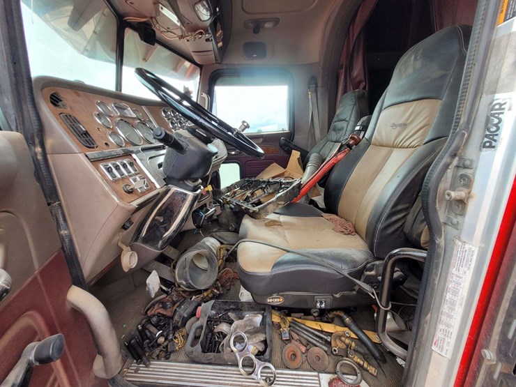 2007-peterbilt-379-image-7