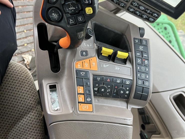 2019-john-deere-s780-image-44