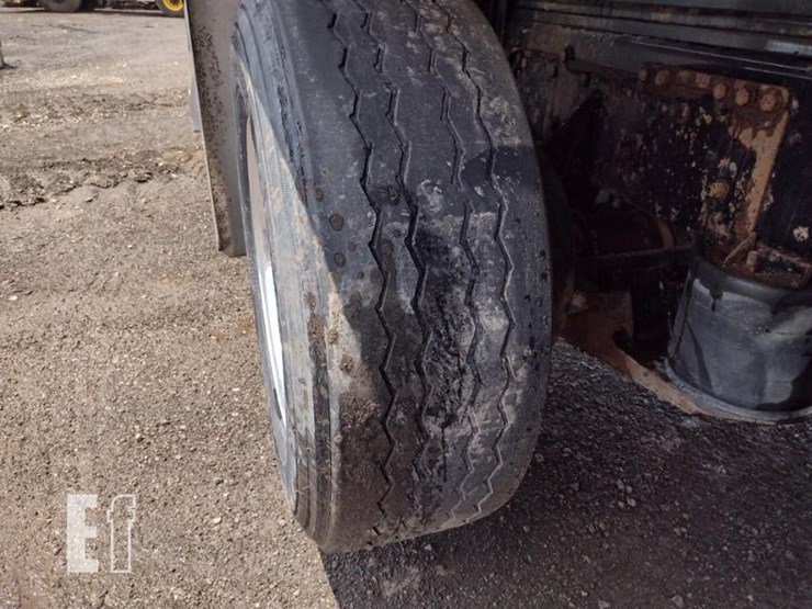 2019-peterbilt-567-image-33
