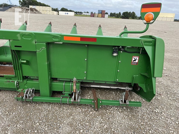 2013-john-deere-608c-image-6