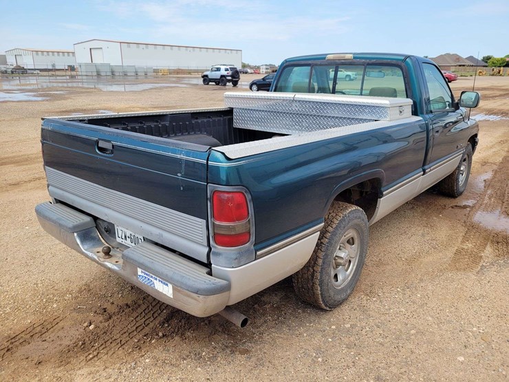1994-dodge-ram-1500-image-3