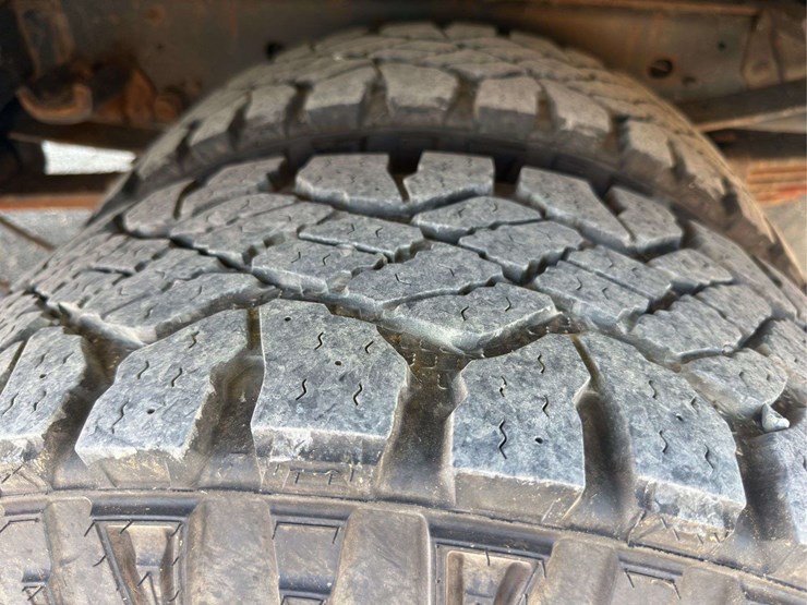 2017-ford-f350-xlt-image-12