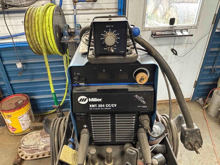 miller-xmt305-welder/inverter-image-2