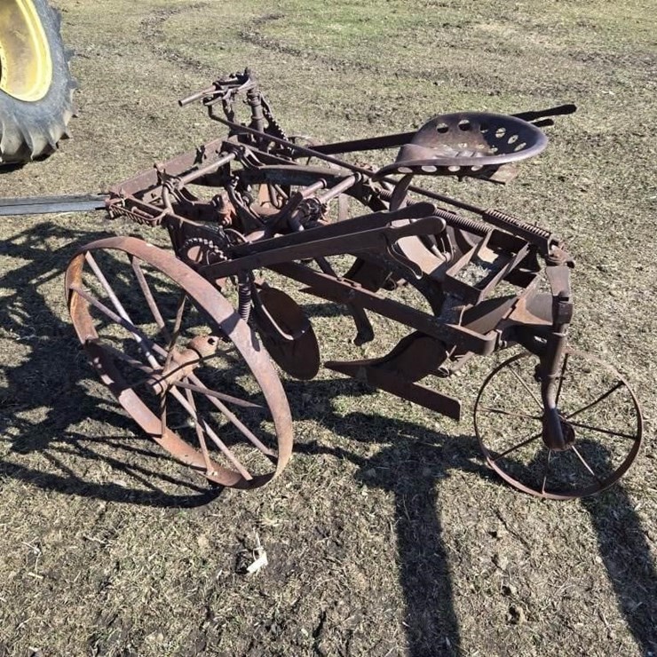 JOHN DEERE 2