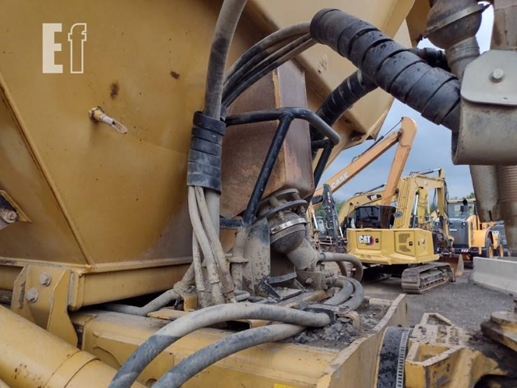 caterpillar-740-image-36