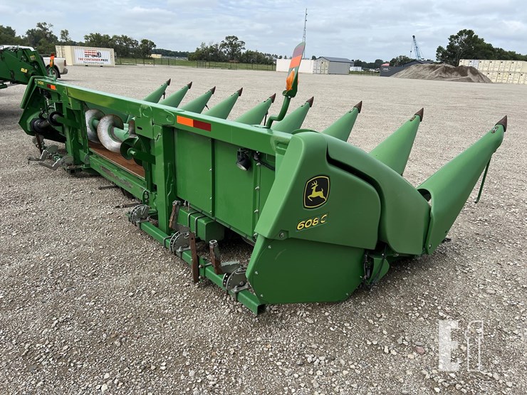 2013-john-deere-608c-image-5