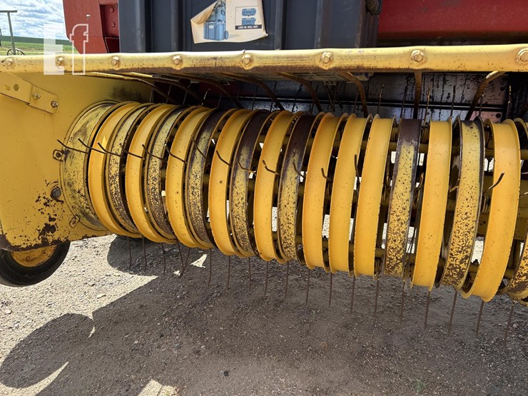 new-holland-311-image-19