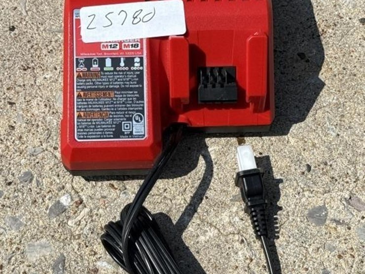 milwaukee-m-12-–-m-18-charger-image-1