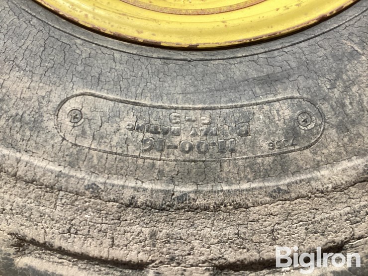 john-deere-16-image-11
