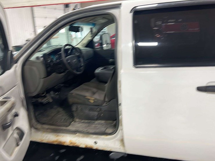 2008-chevrolet-silverado-3500hd-image-9
