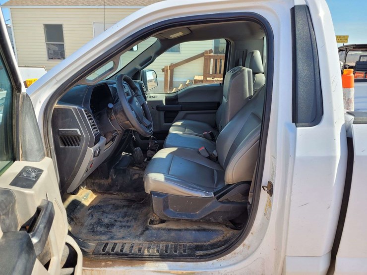 2017-ford-f150-image-8