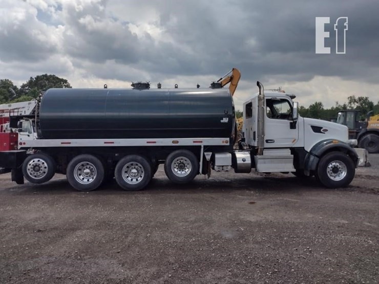 2019-peterbilt-567-image-44