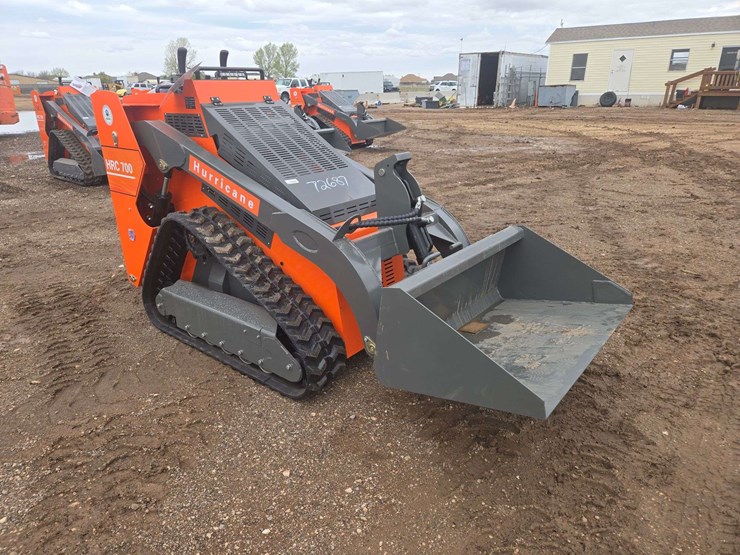 2024-hrc700-hurricane-mini-skid-steer-image-2