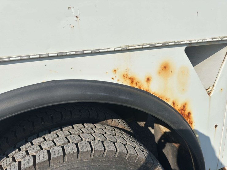 2006-kenworth-t300-image-13