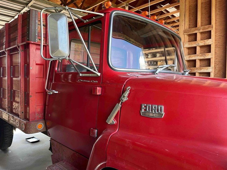 1976-ford-750-grain-truck-image-47