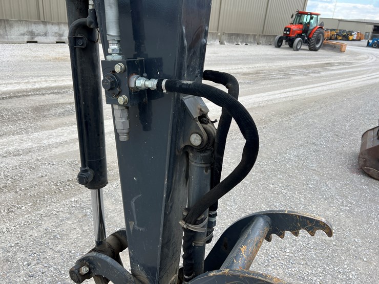 2020-deere-35g-image-4