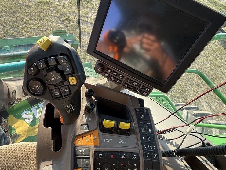 2021-john-deere-s780-image-94
