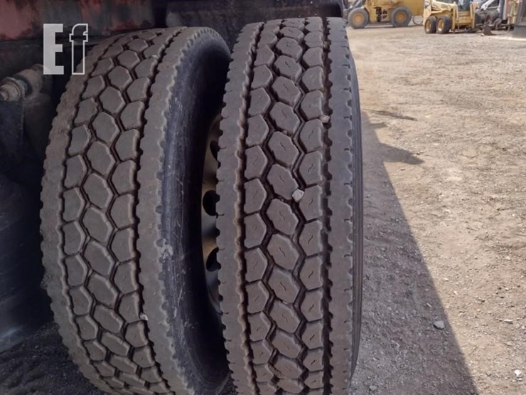 2003-freightliner-fld112-image-27